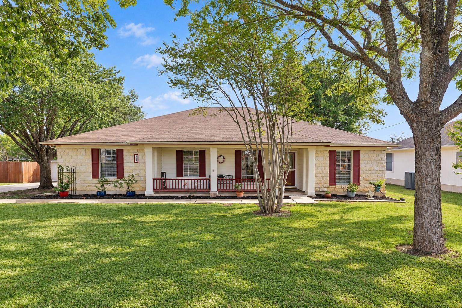 510 Maybrook DR, Buda, TX 78610