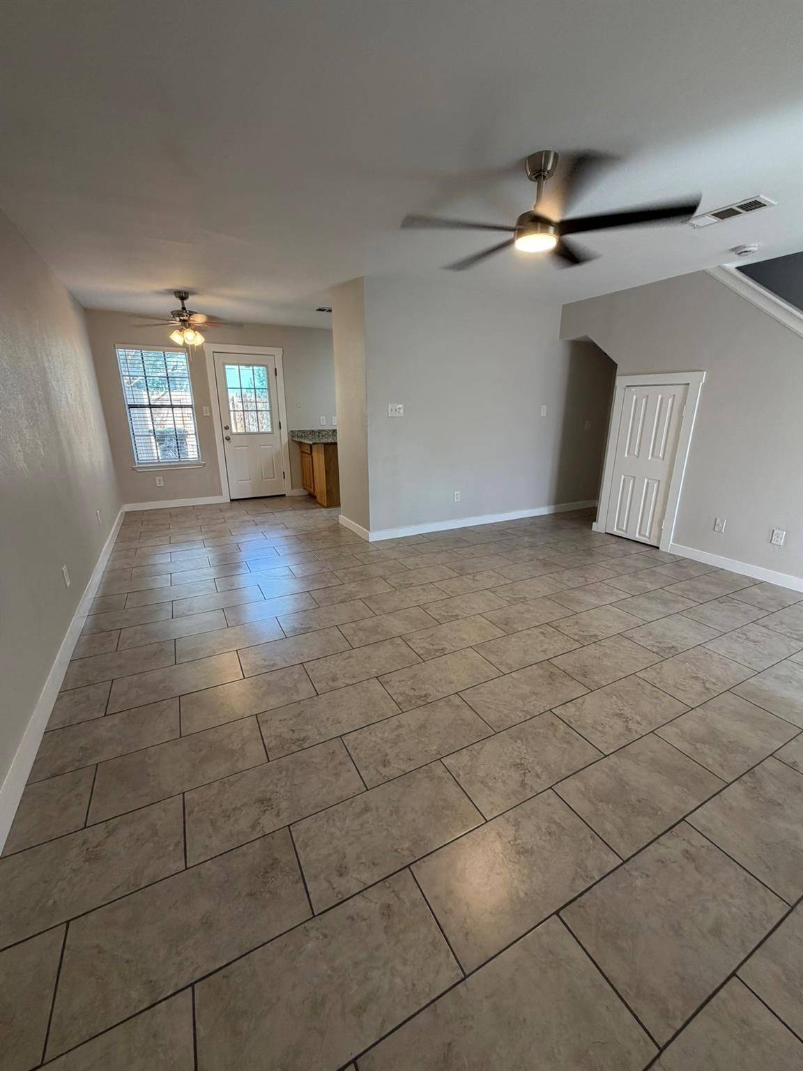 404 West ST #D, Hutto, TX 78634