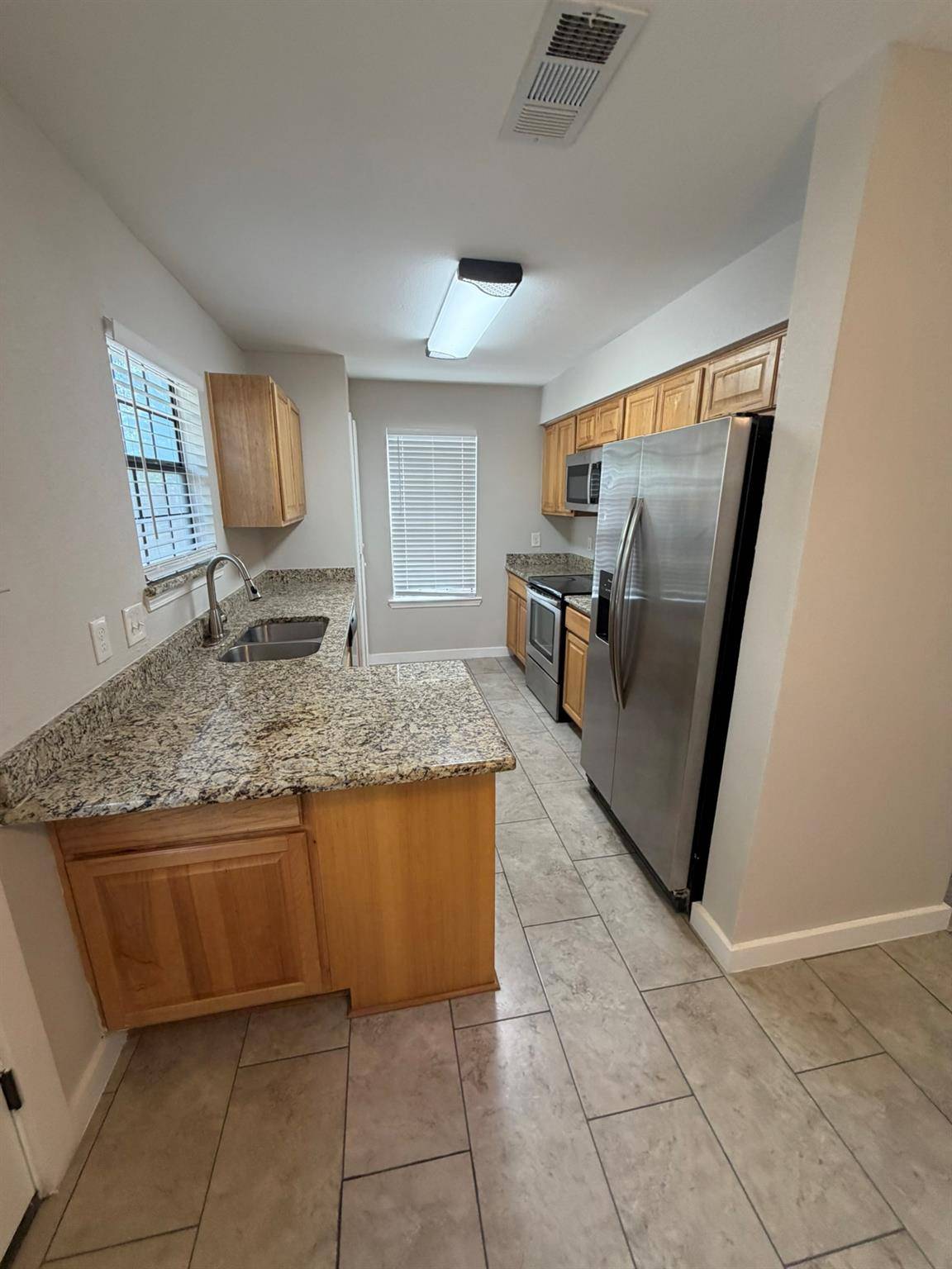 404 West ST #D, Hutto, TX 78634