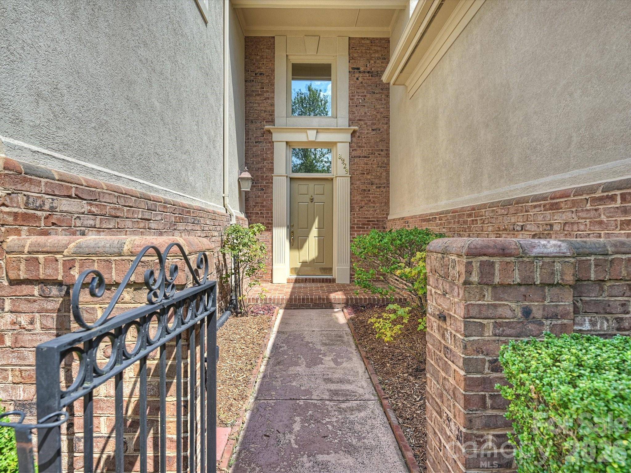 8929 Challis Hill LN, Charlotte, NC 28226