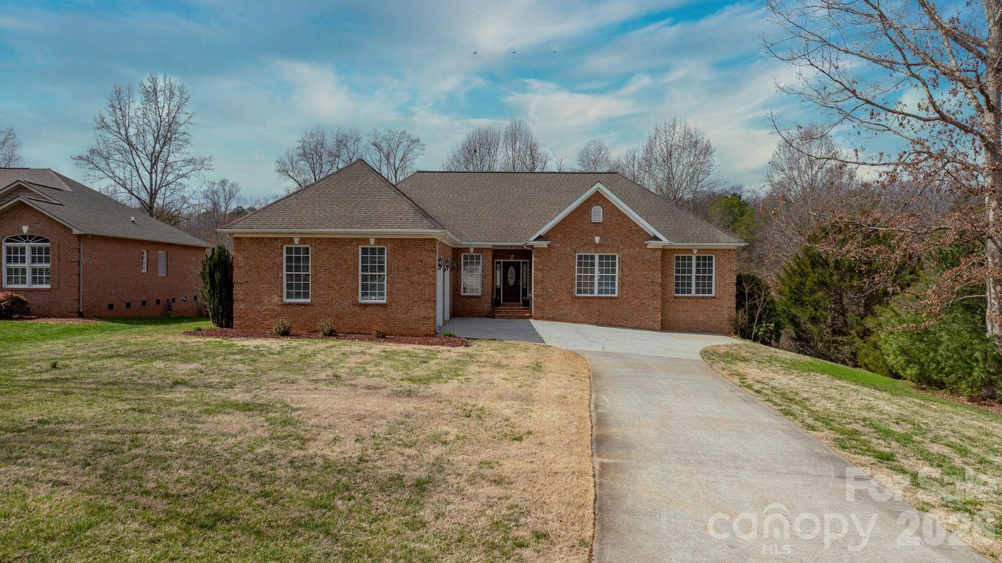 215 Browning DR, Taylorsville, NC 28681