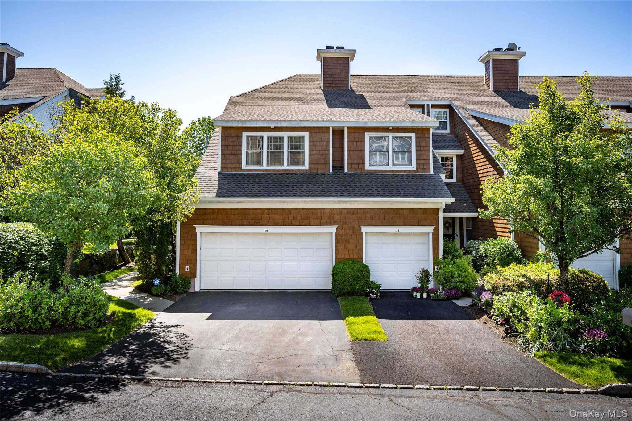 40 Trailhead LN, Tarrytown, NY 10591