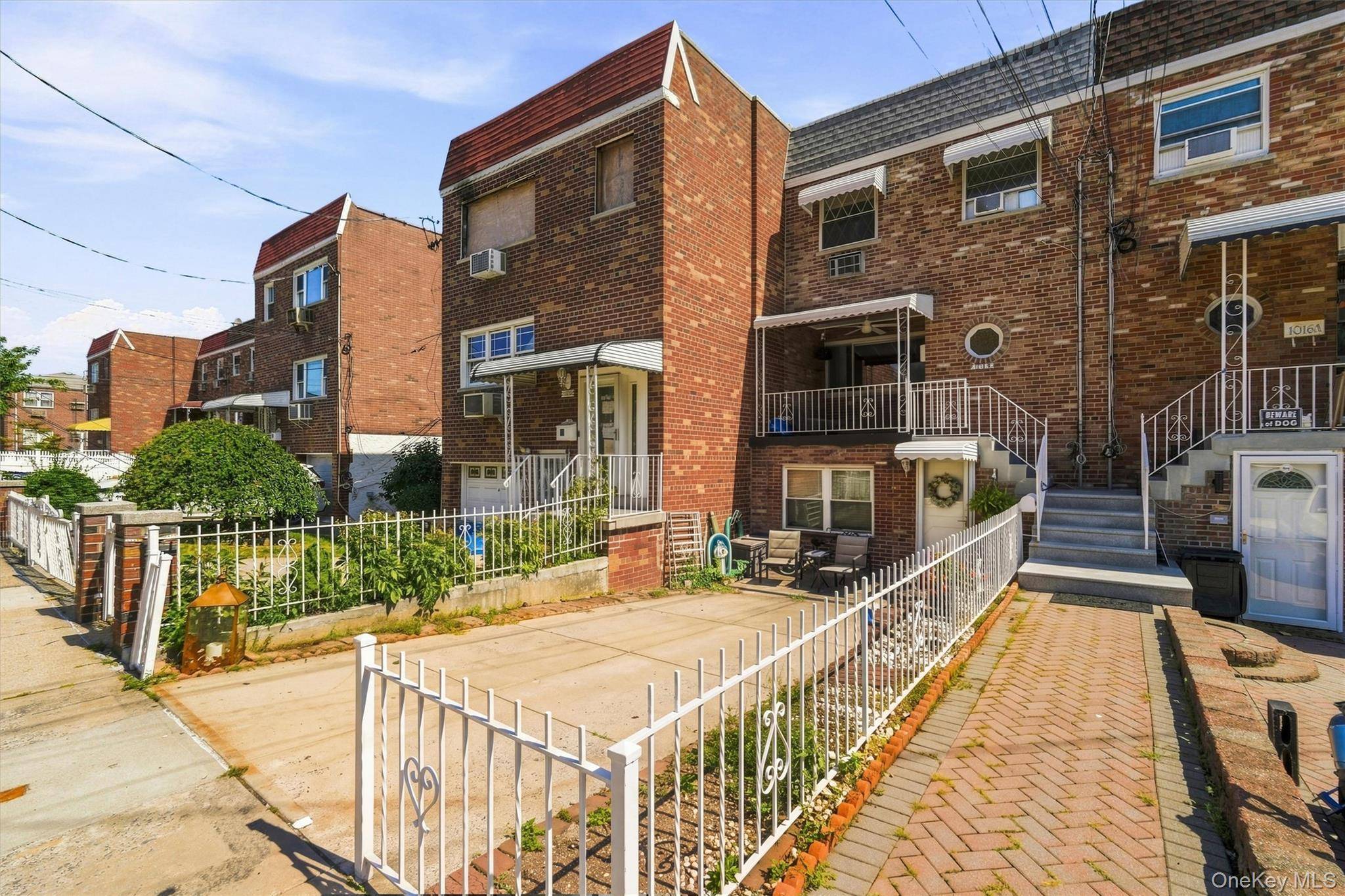 1018 Throggmorton AVE, Bronx, NY 10465