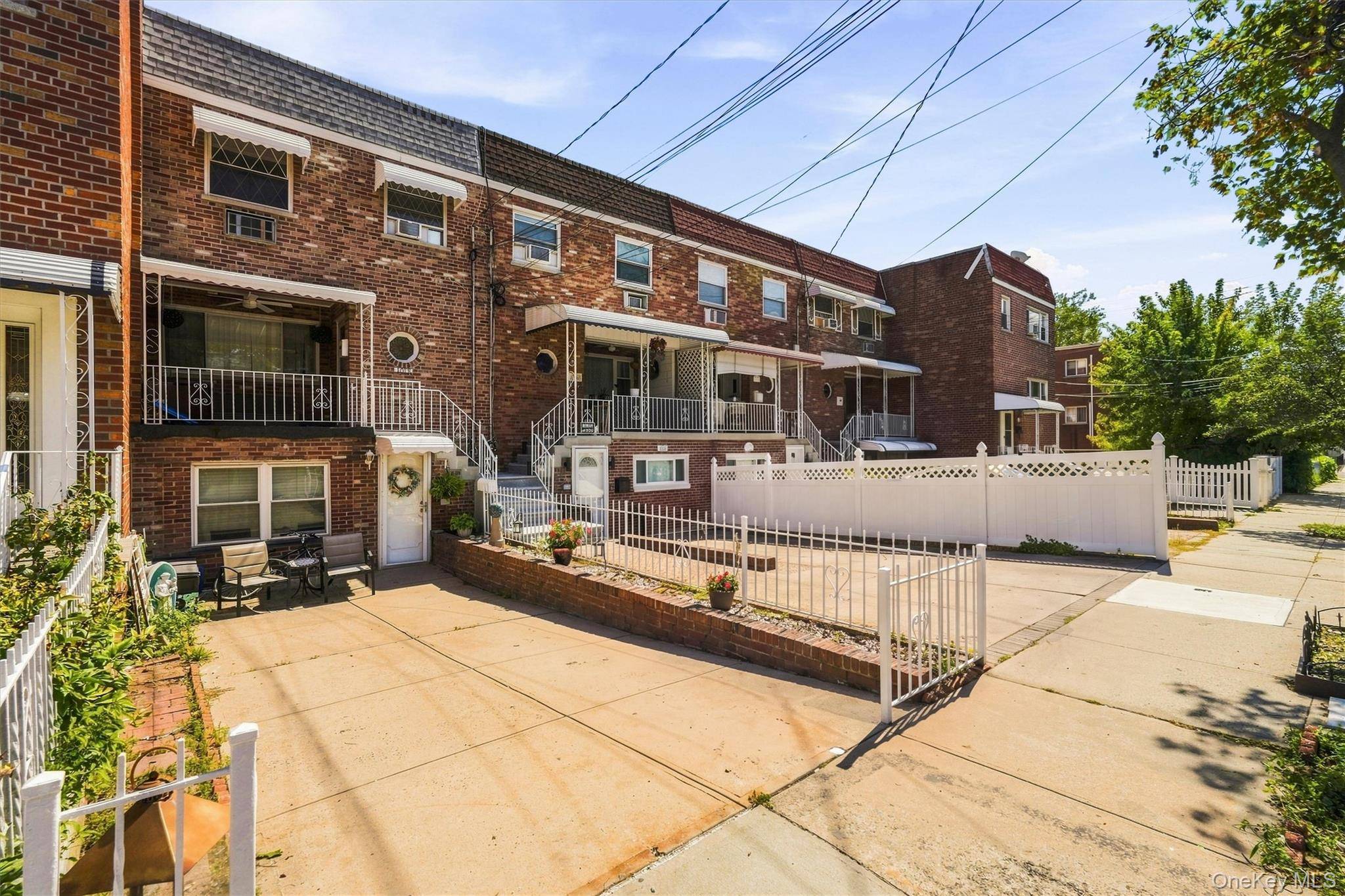 1018 Throggmorton AVE, Bronx, NY 10465