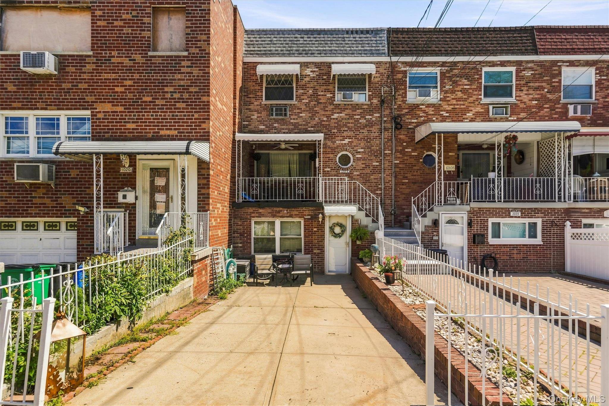1018 Throggmorton AVE, Bronx, NY 10465