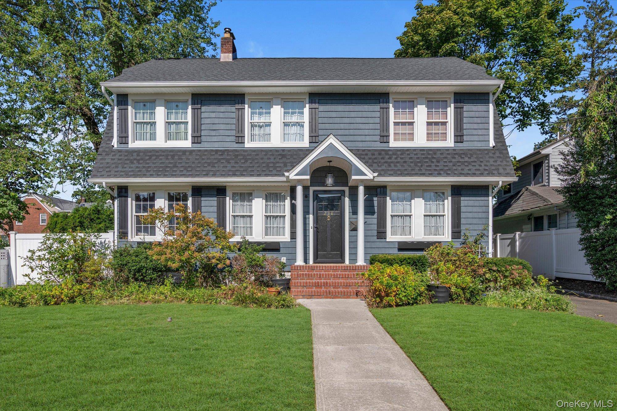 238 Burtis AVE, Rockville Centre, NY 11570
