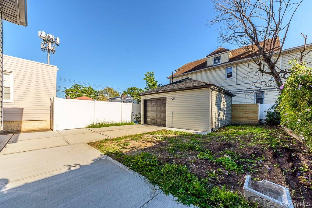 19716 Linden BLVD, Saint Albans, NY 11412