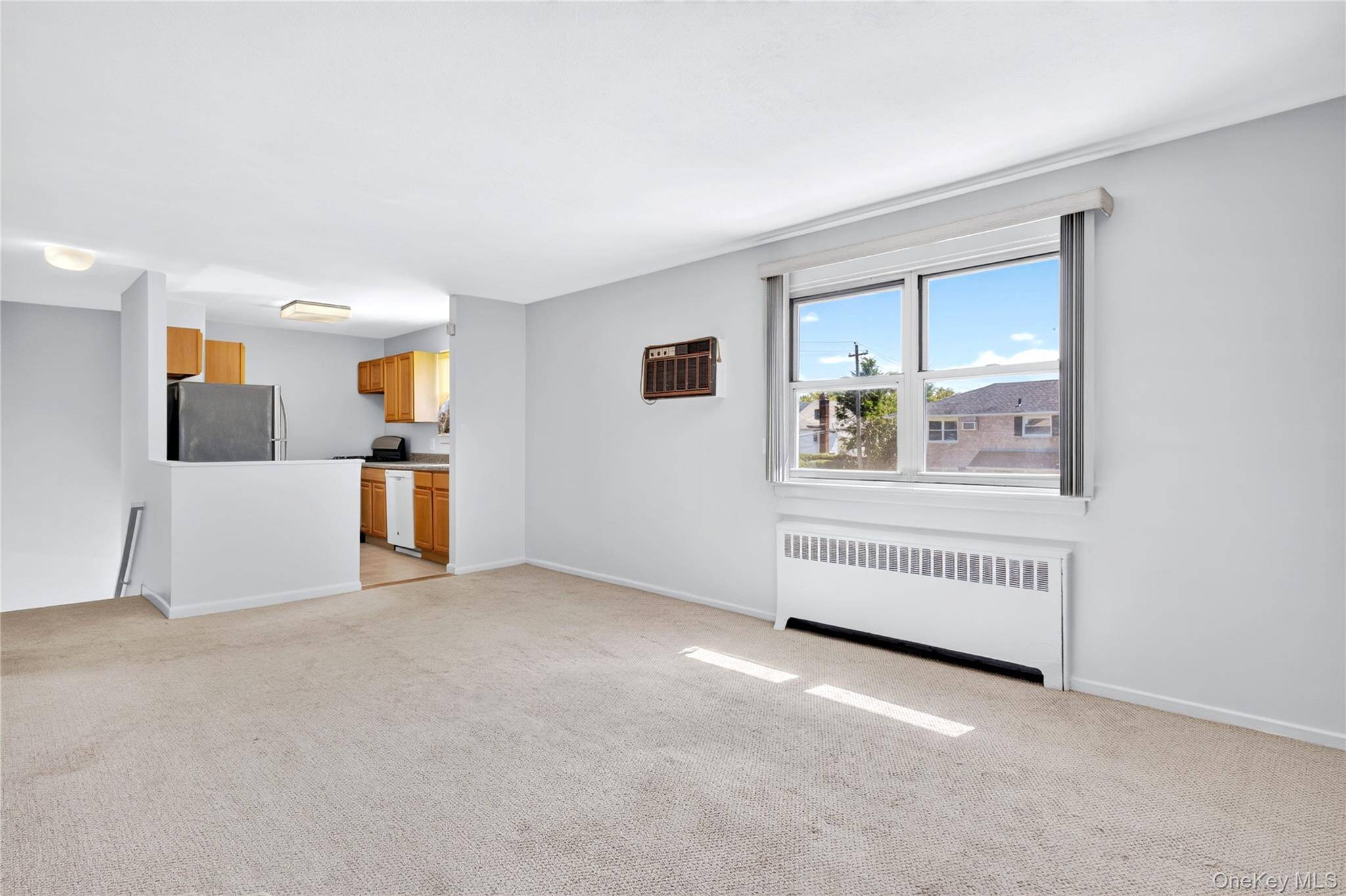 27003 82nd AVE #2b, New Hyde Park, NY 11530