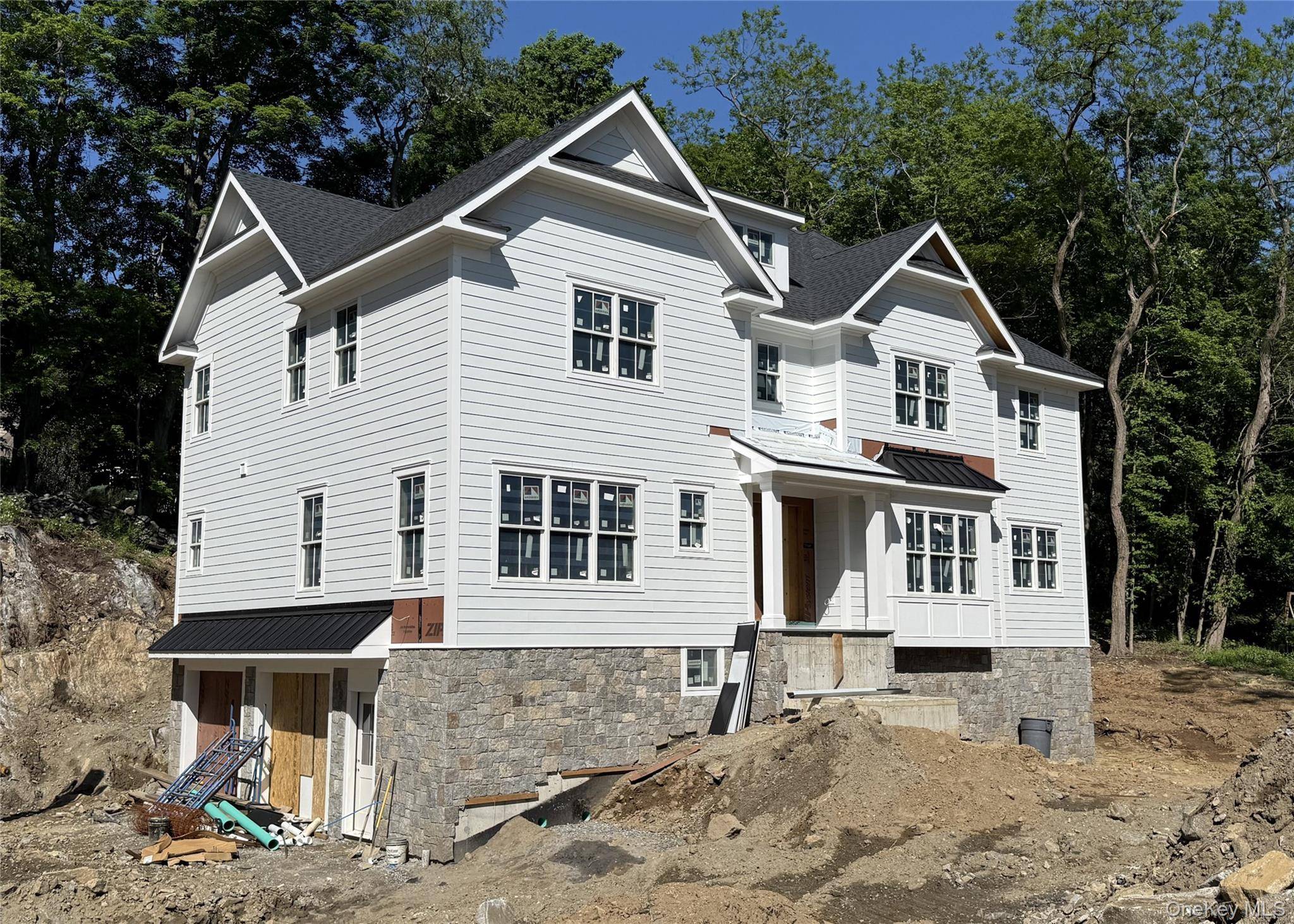 39 Barnes LN, Chappaqua, NY 10514