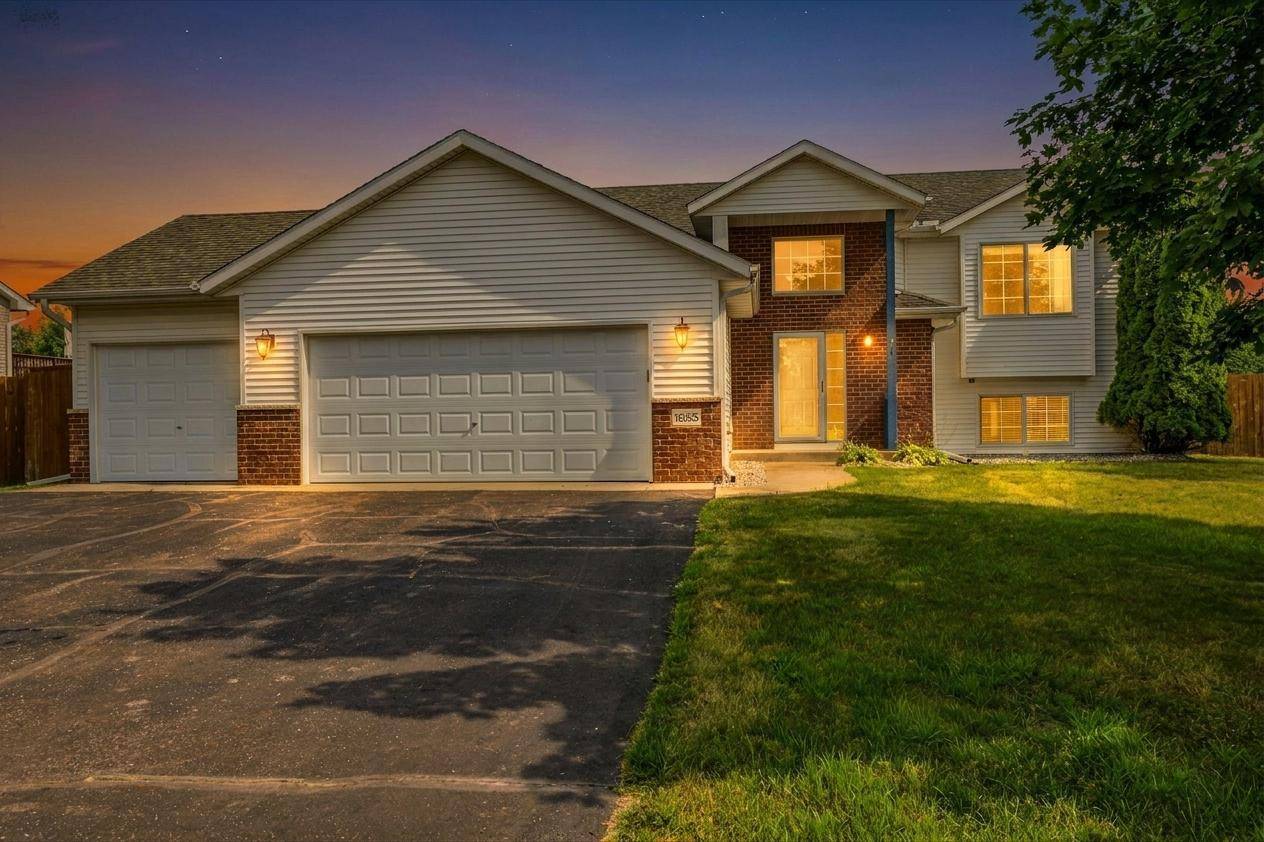 1655 10th AVE SE, Cambridge, MN 55008