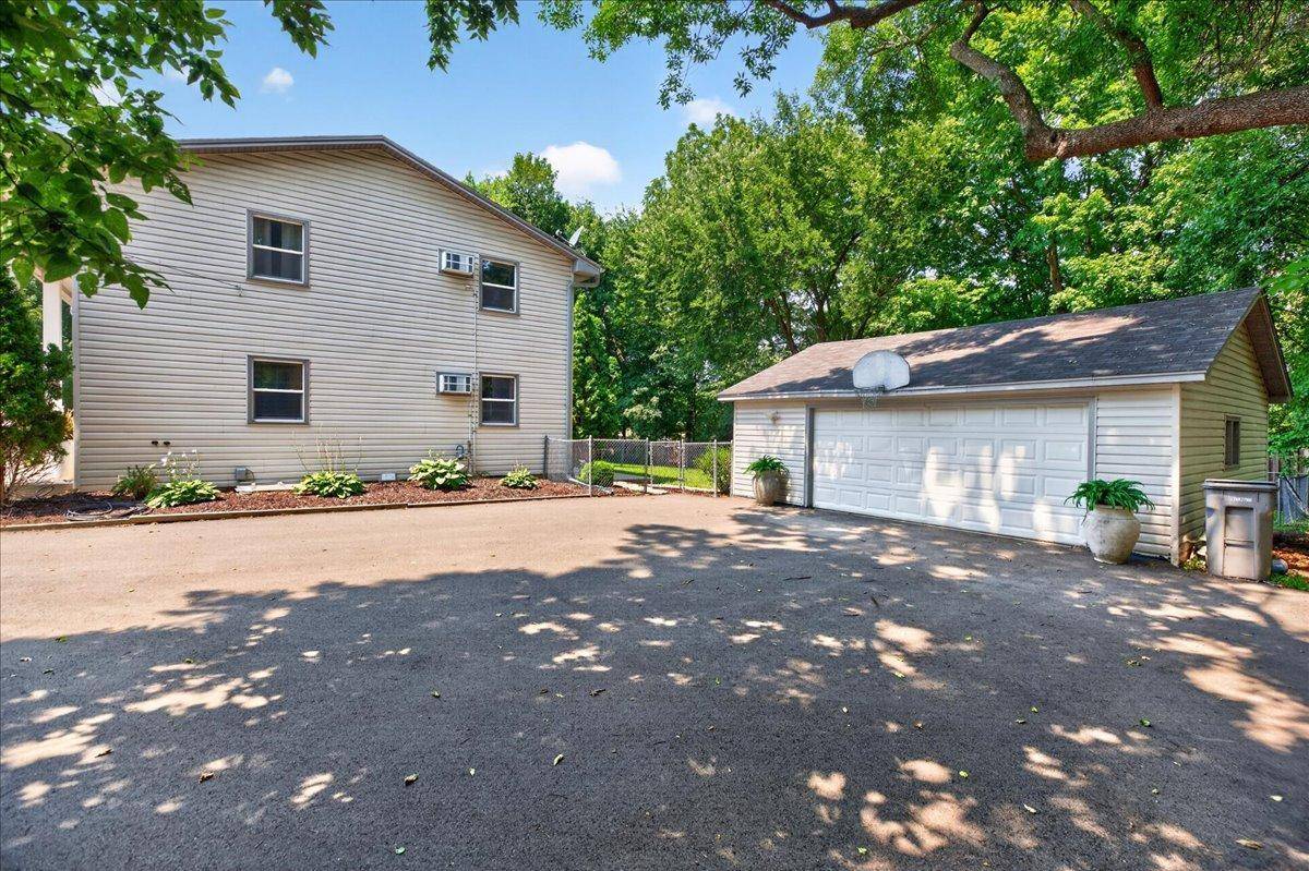 25640 Wild Rose LN, Shorewood, MN 55331
