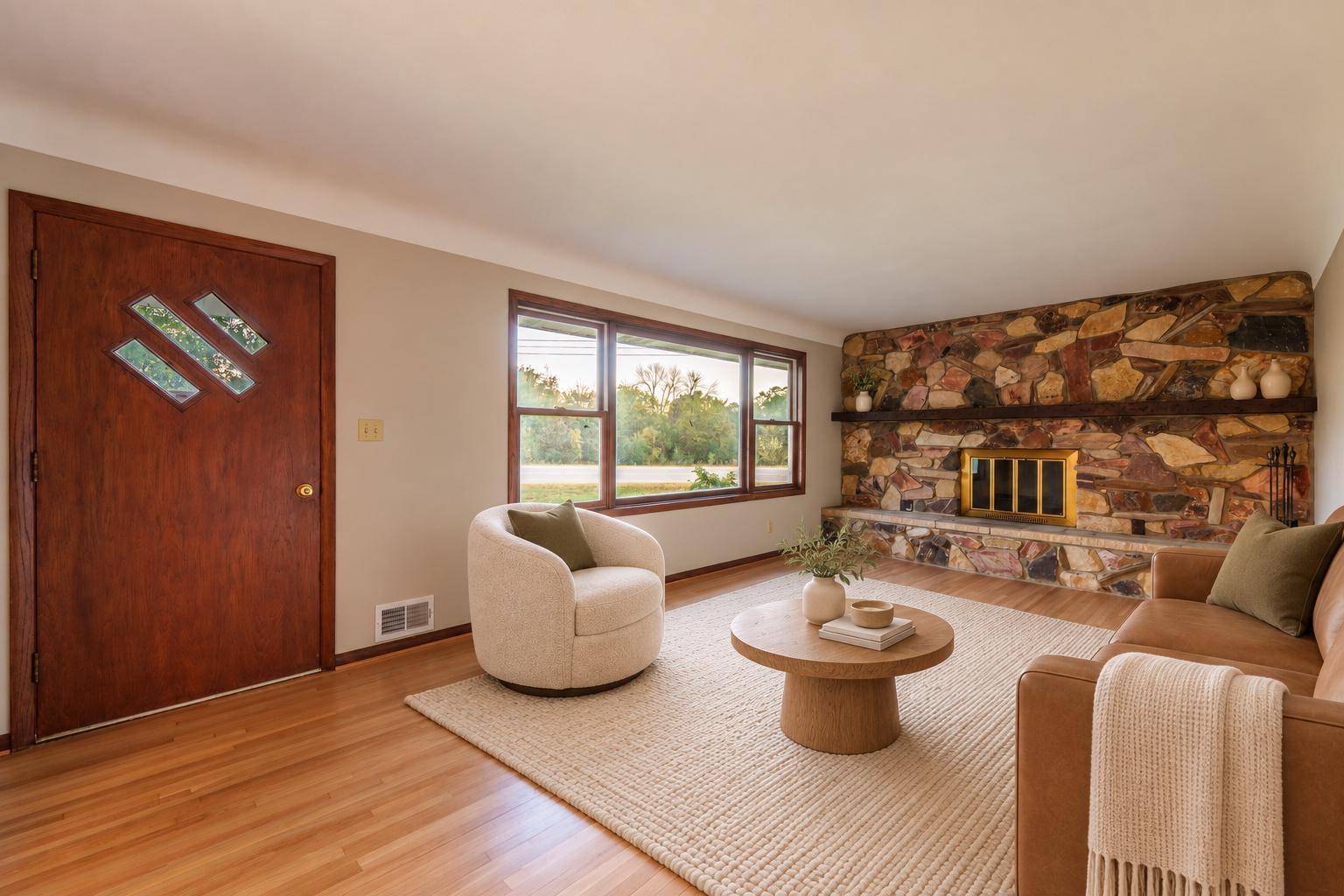 327 Pine ST, Vermillion, MN 55085