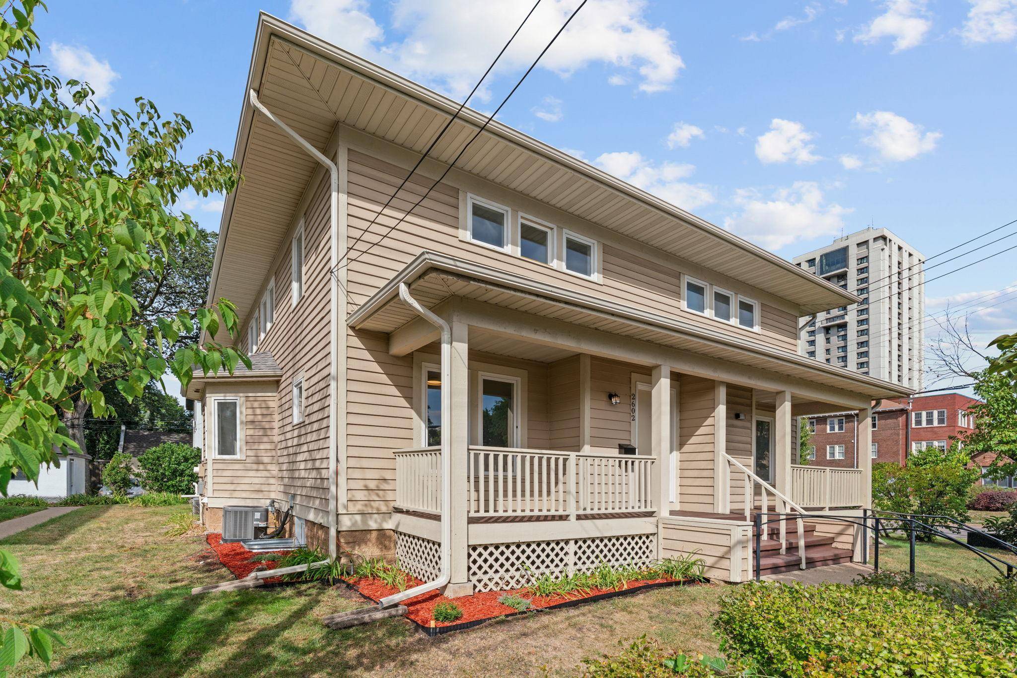 2602 Oakland AVE, Minneapolis, MN 55407