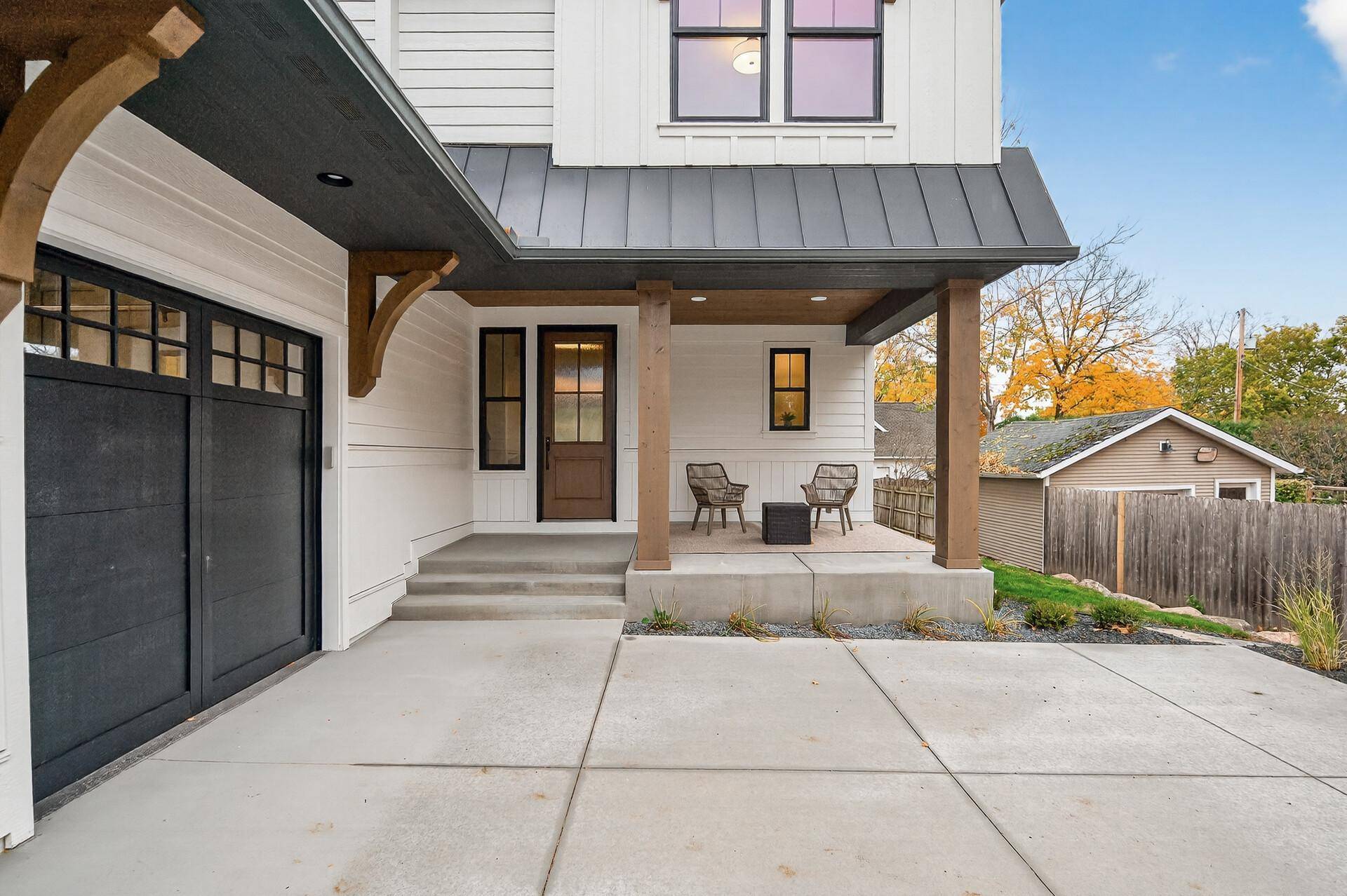 641 Park ST E, Wayzata, MN 55391