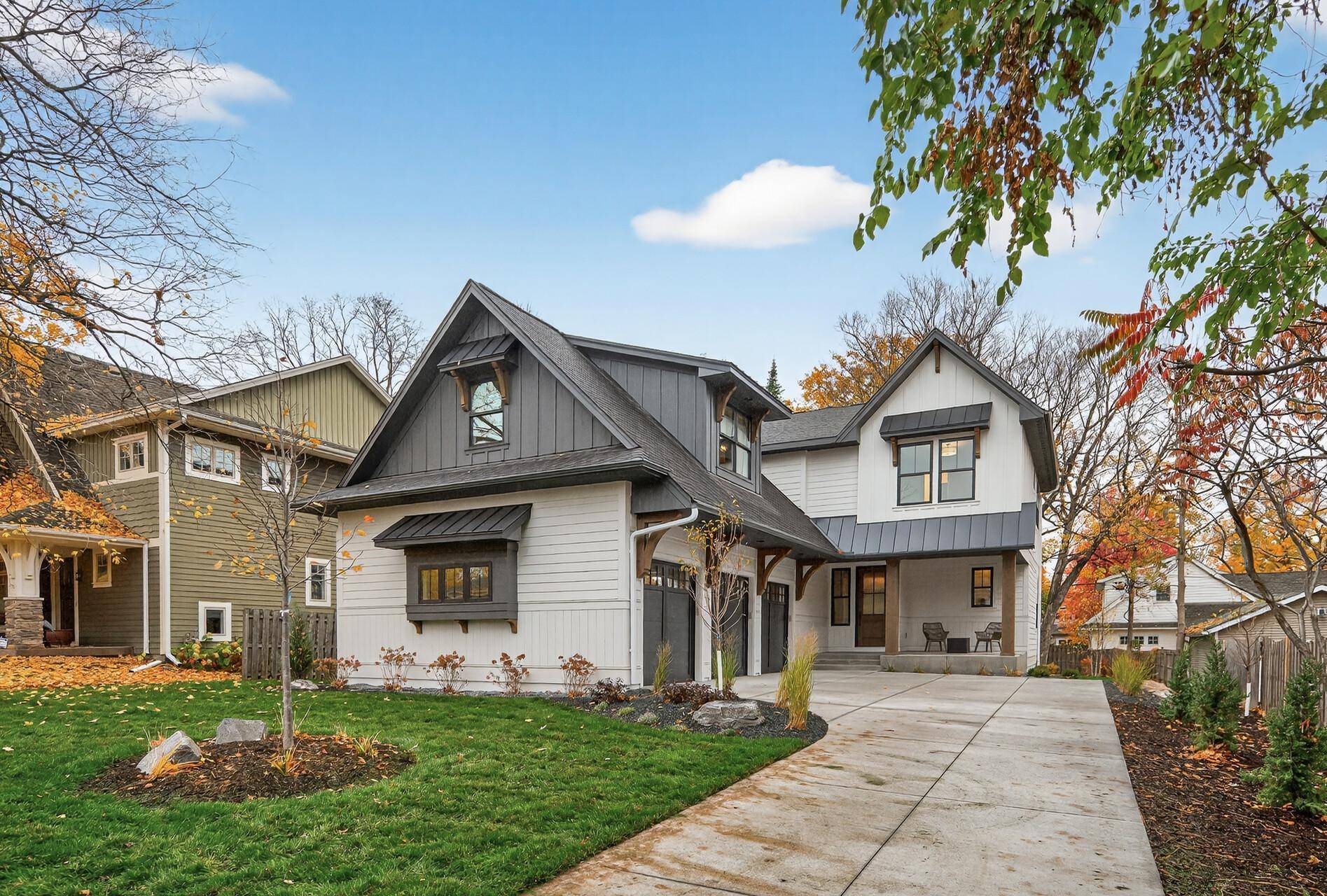 641 Park ST E, Wayzata, MN 55391