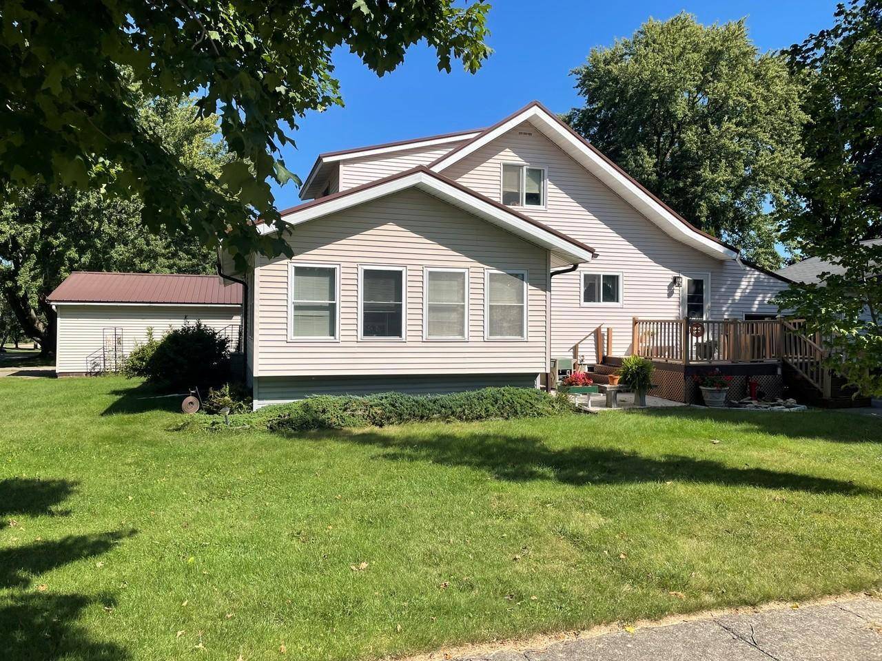 404 1st ST NW, Grand Meadow, MN 55936