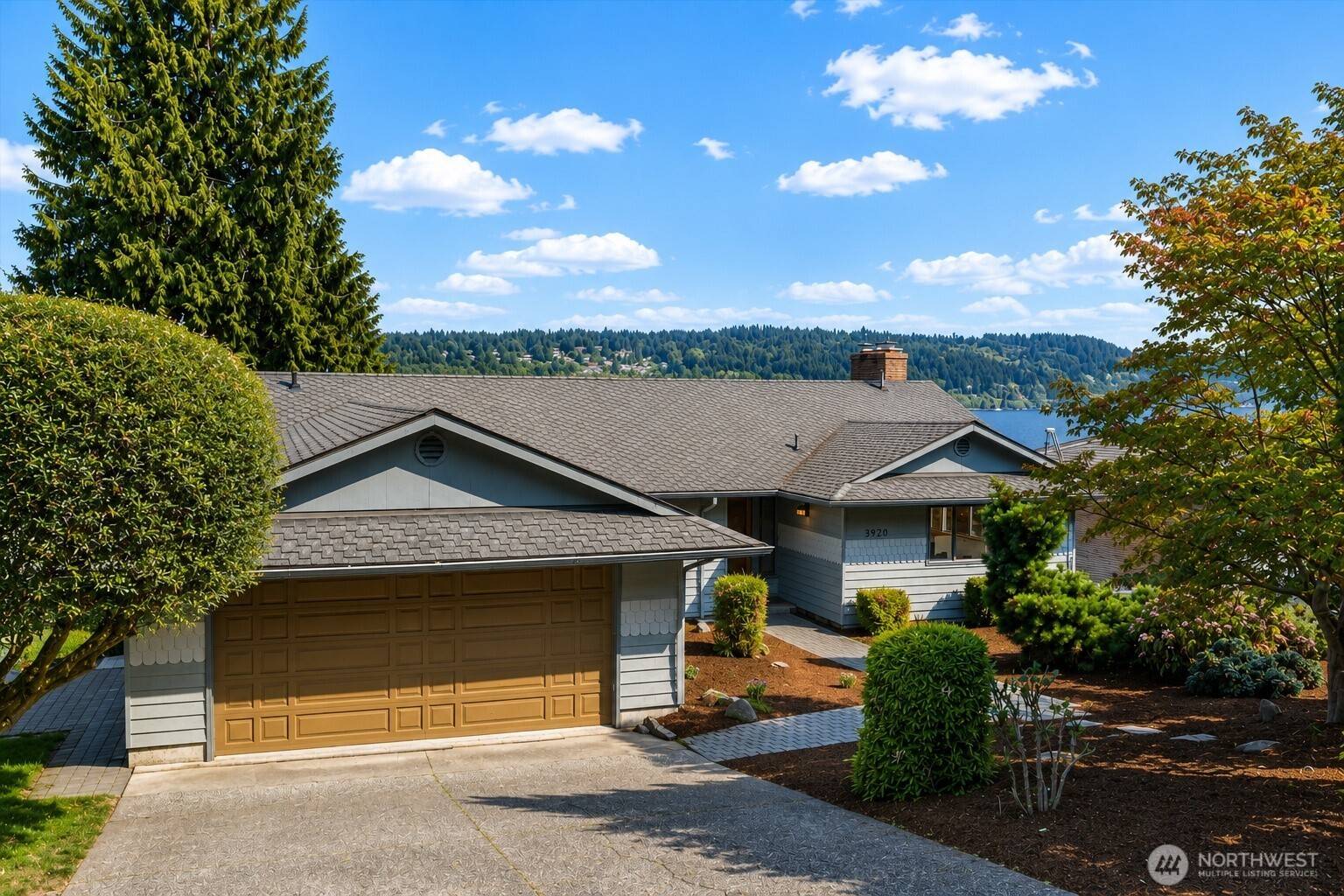 3920 NE 157th PL, Lake Forest Park, WA 98155