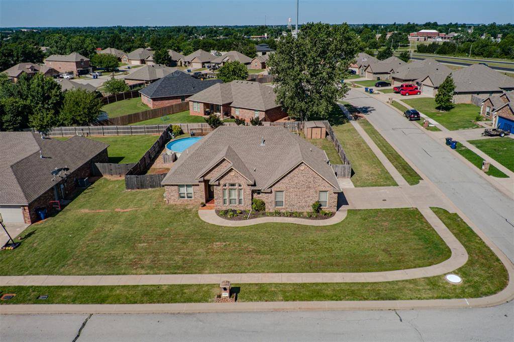 501 Cheltenham TRL, Blanchard, OK 73010