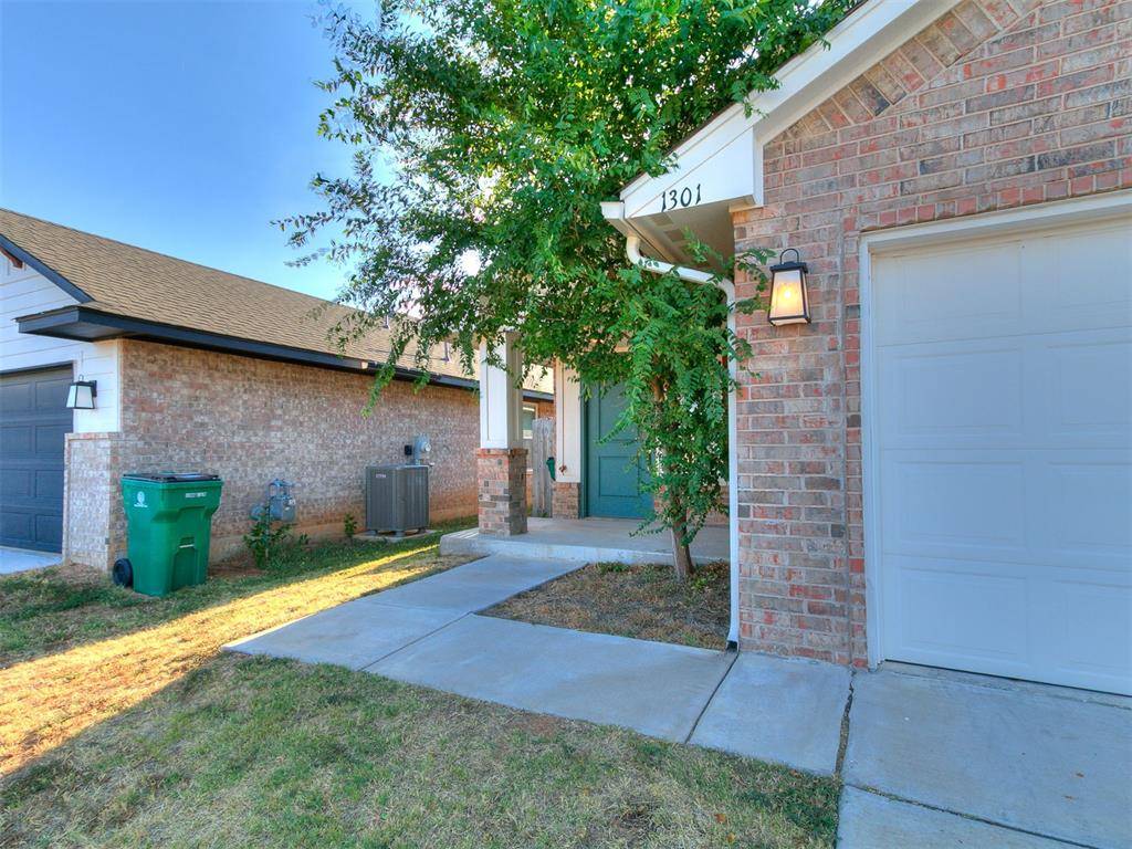 1301 Harvest TRL, Yukon, OK 73099