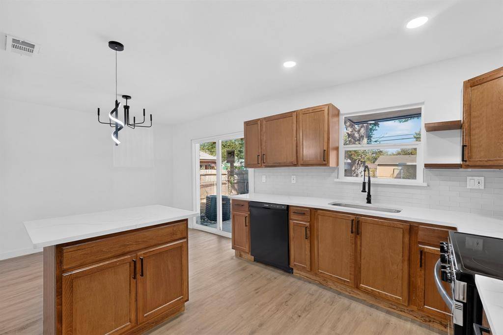 3241 Santiago Drive, Mesquite, TX 75150