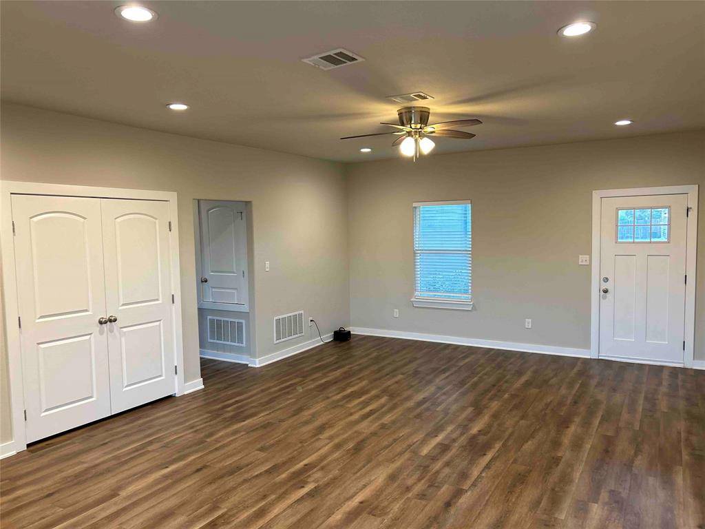 3840 Skylane Avenue, Corsicana, TX 75110