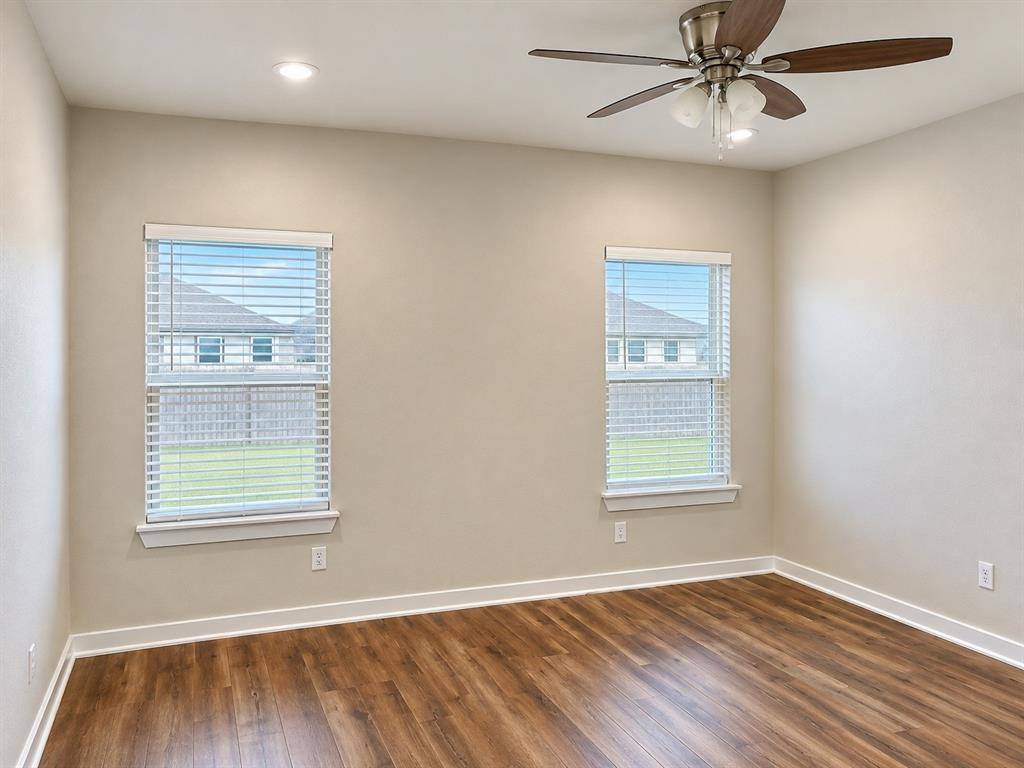 3840 Skylane Avenue, Corsicana, TX 75110
