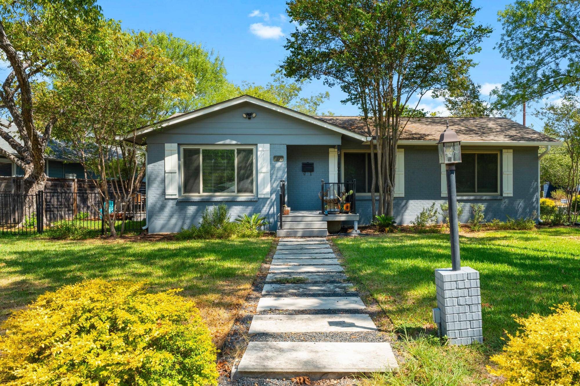 1200 Aggie LN, Austin, TX 78757