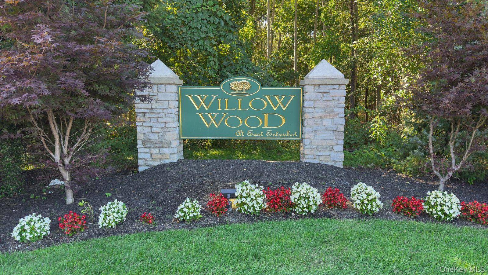 31 Willow Wood DR, East Setauket, NY 11733