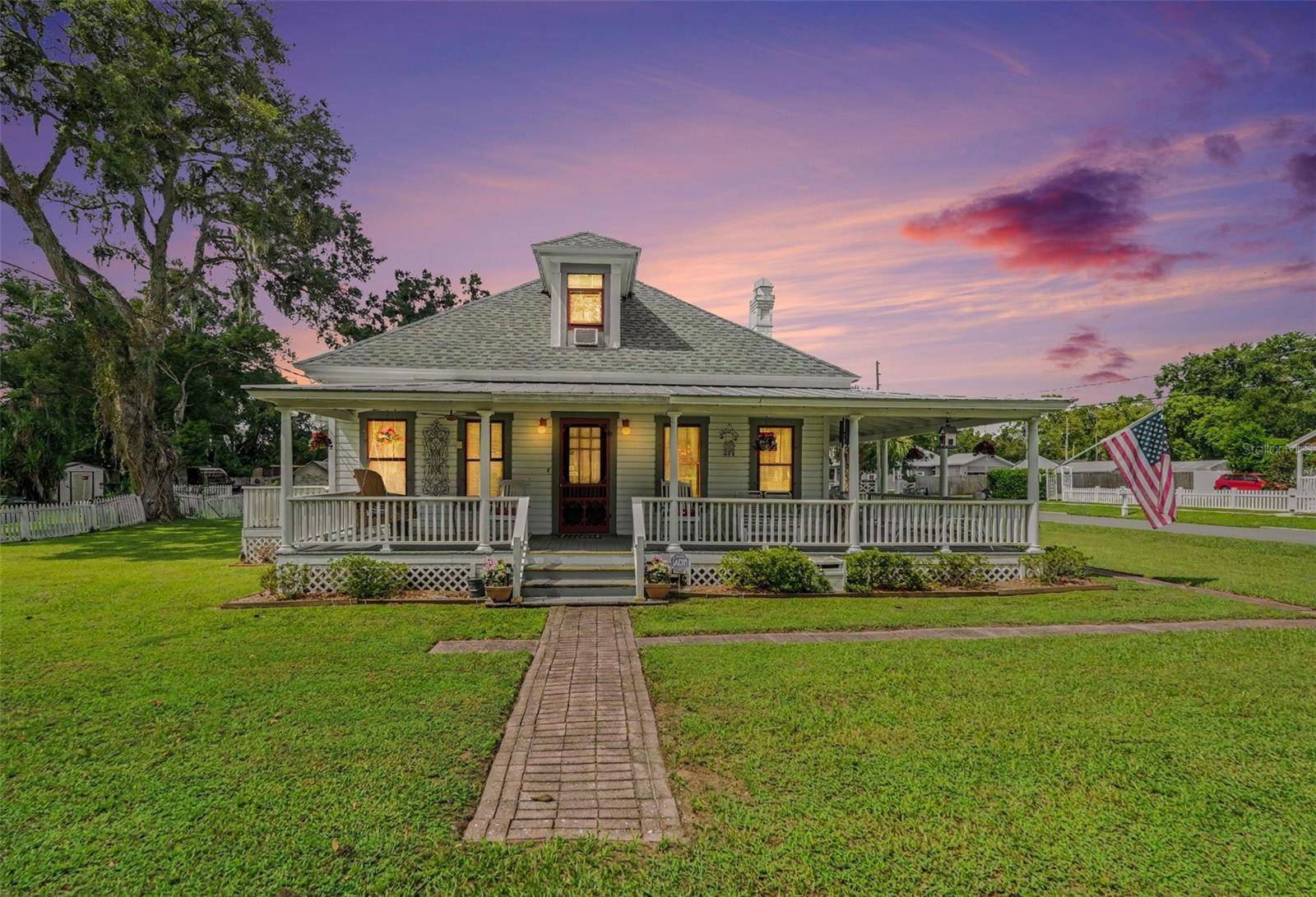 5101 5TH ST, Zephyrhills, FL 33542