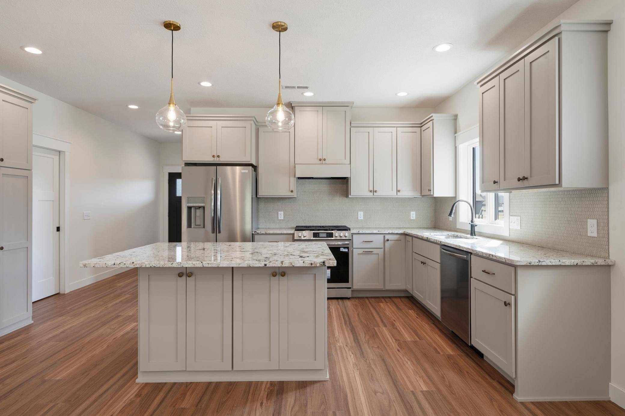 1091 Legend LN, River Falls, WI 54022