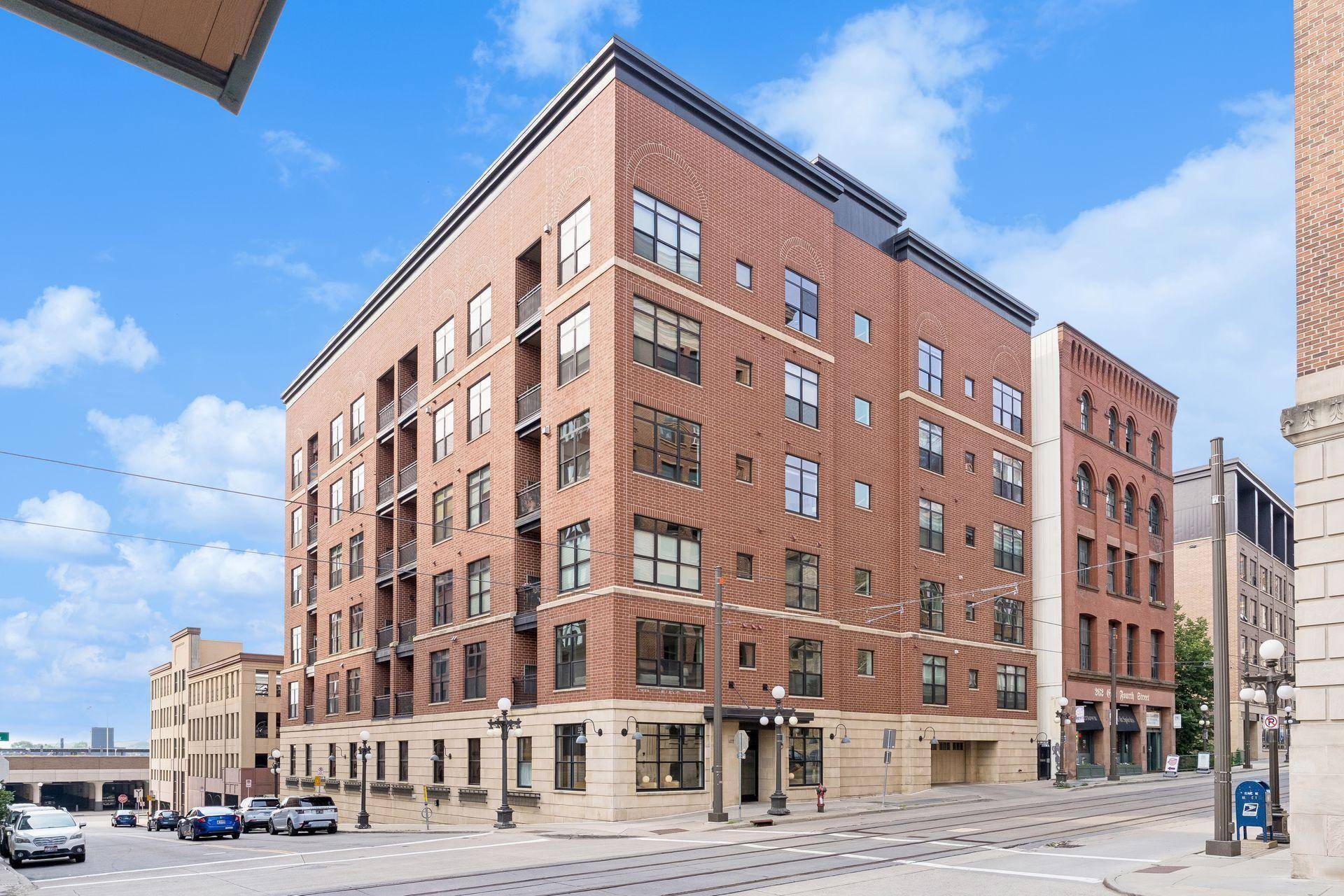 270 4th ST E #203, Saint Paul, MN 55101