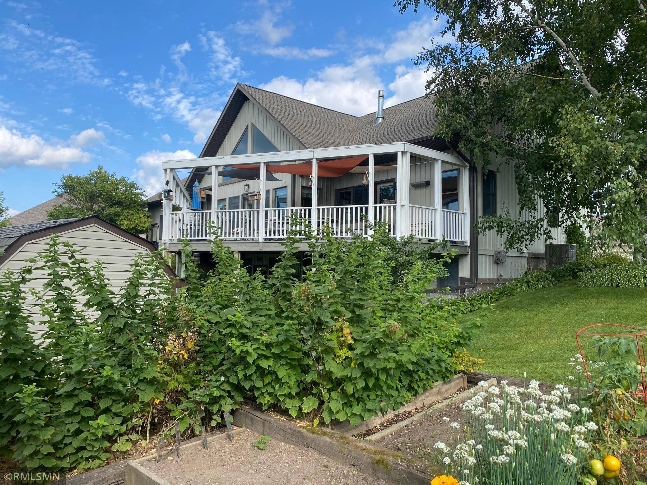 1008 Hidden Meadow LN, Lake City, MN 55041