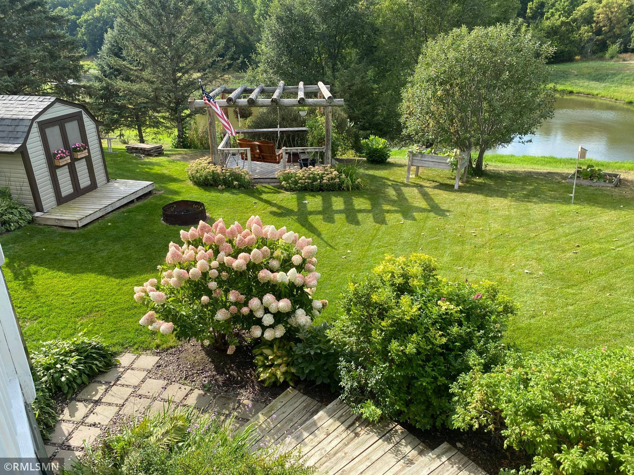 1008 Hidden Meadow LN, Lake City, MN 55041