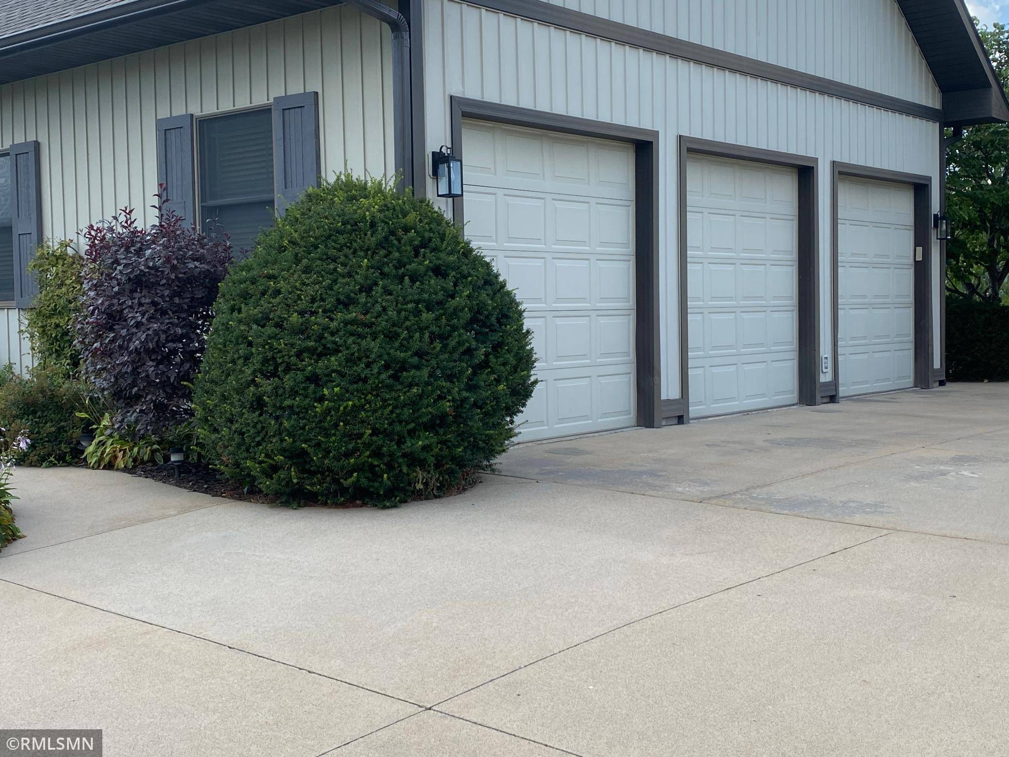 1008 Hidden Meadow LN, Lake City, MN 55041