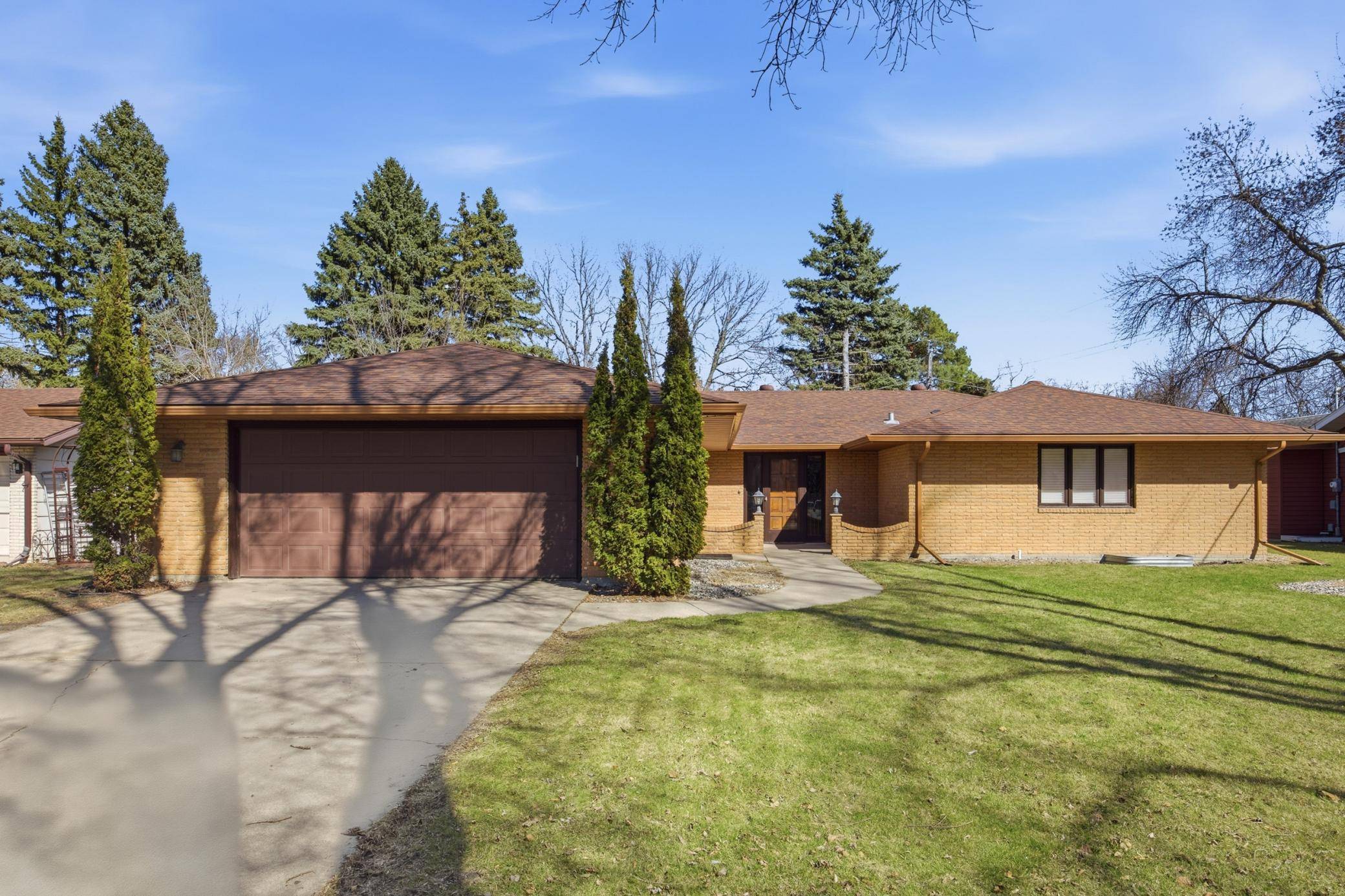 1301 ELM ST N, Fargo, ND 58102