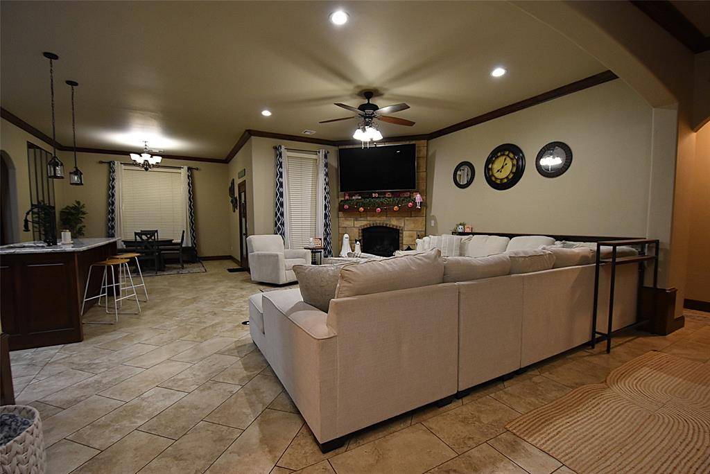 1015 Morning Glory LN, Seminole, OK 74868