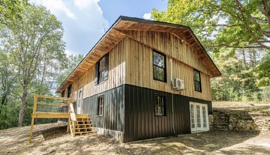 1317 Shawnettee Rd, Collinwood, TN 38450