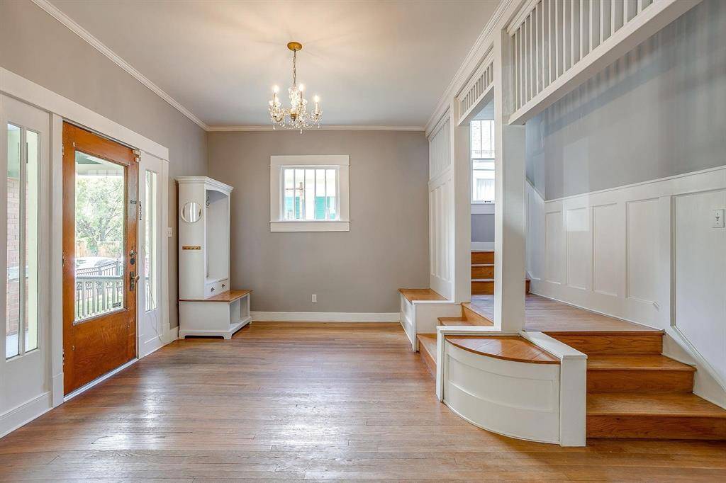 1805 Alston Avenue, Fort Worth, TX 76110