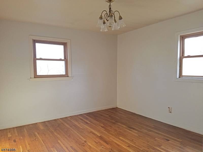 25 Blue Hill Rd, Clifton City, NJ 07013