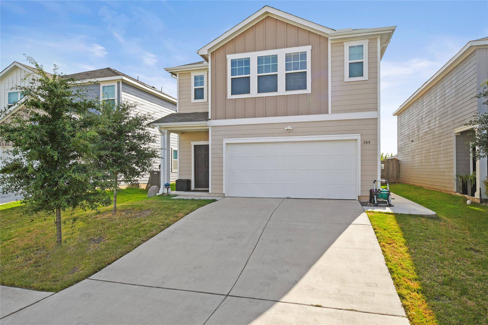 305 Red Fish LN, Hutto, TX 78634