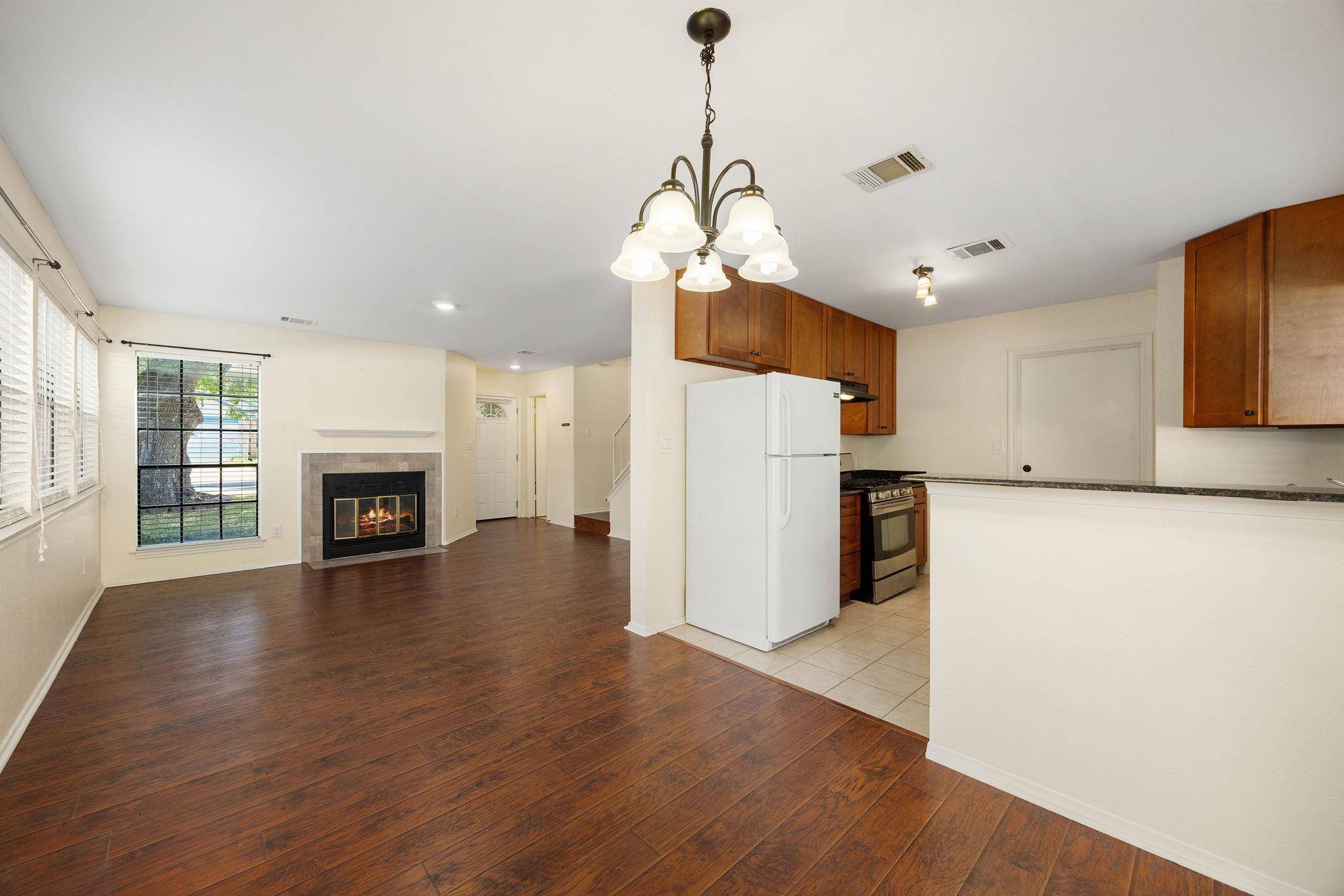 2409 Dowd LN, Austin, TX 78728