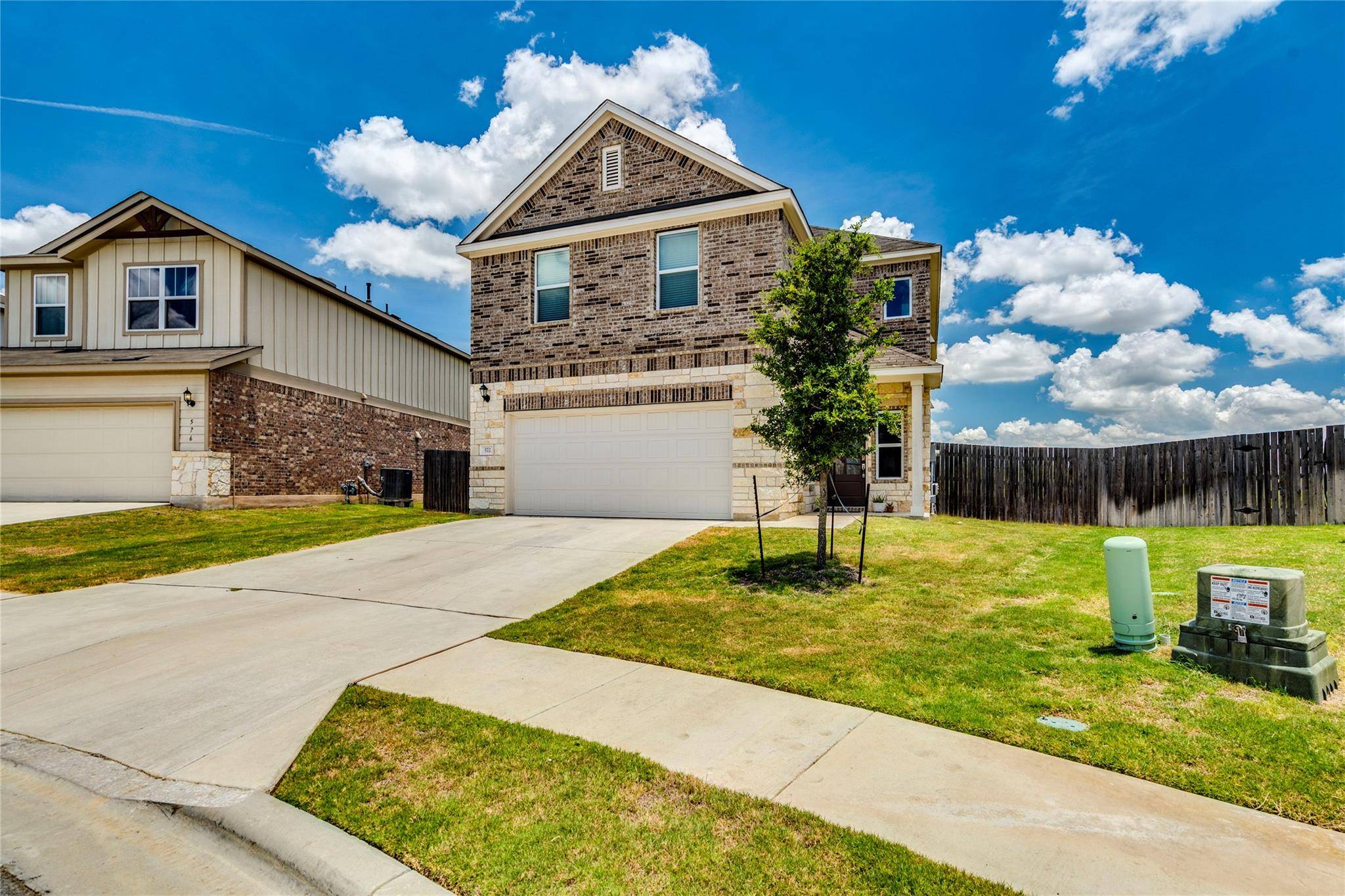 572 Pepperbark LOOP, Buda, TX 78610