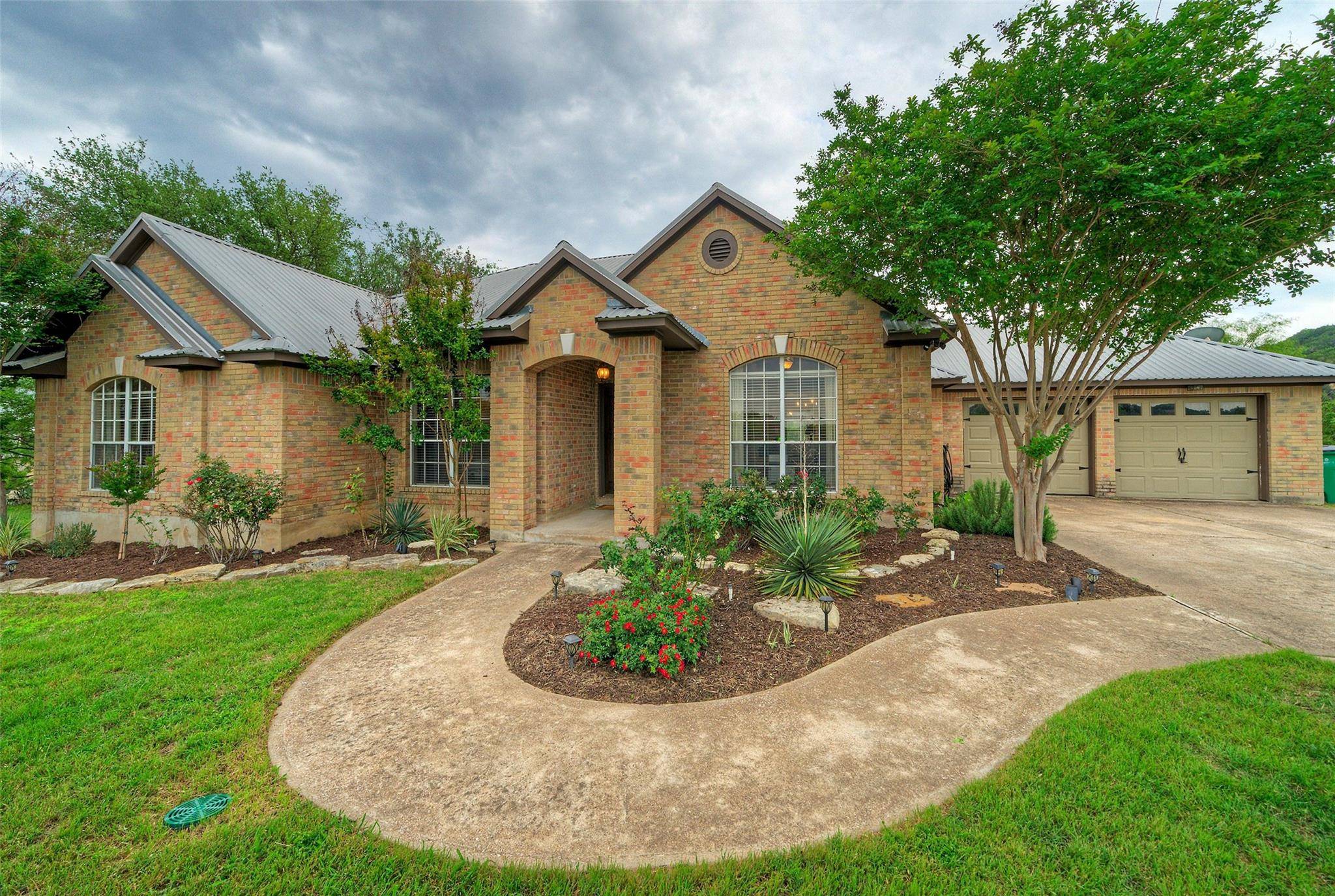 511 Chaneys XING, Bertram, TX 78605