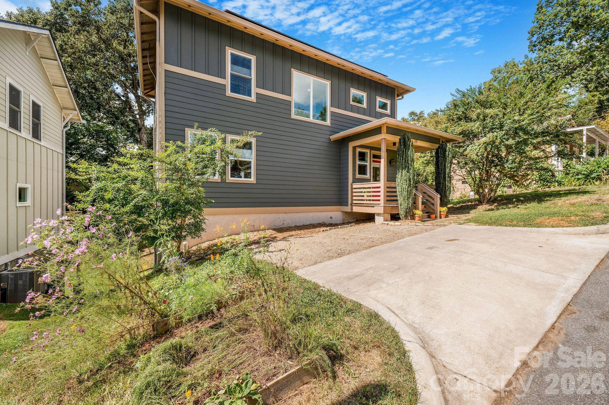 27 Hubbard AVE, Asheville, NC 28806