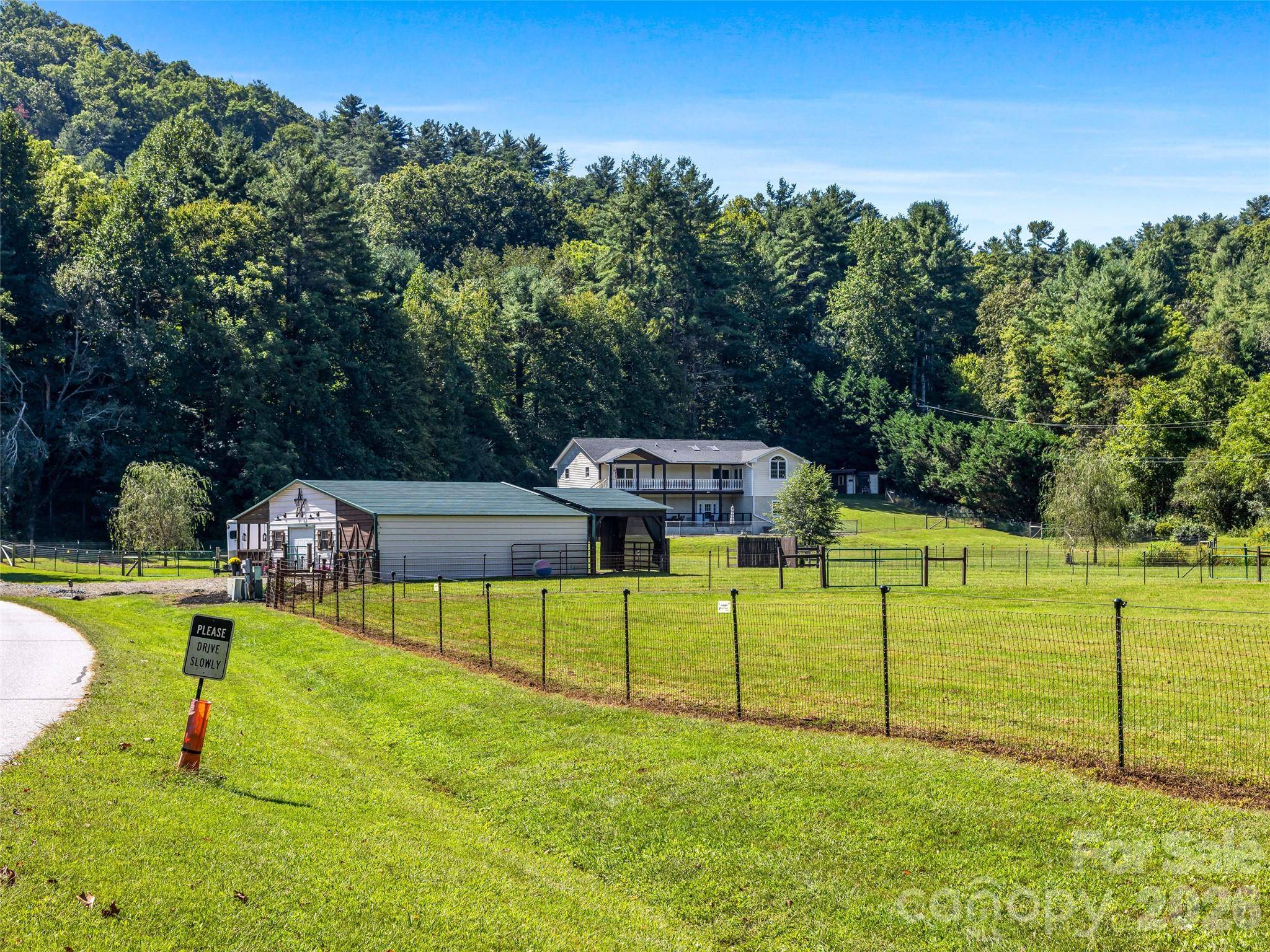 202 Morgan DR, Penrose, NC 28766