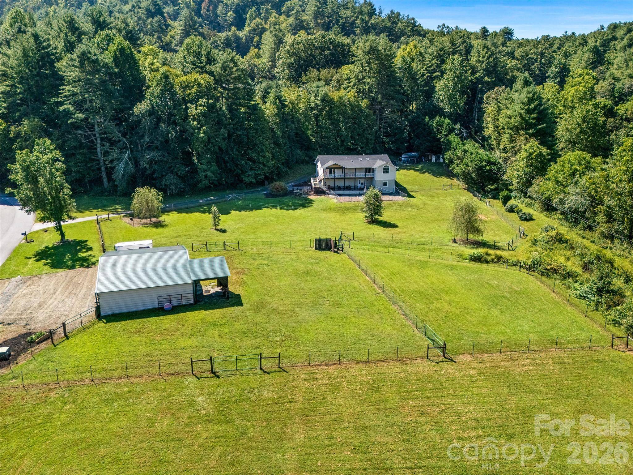202 Morgan DR, Penrose, NC 28766