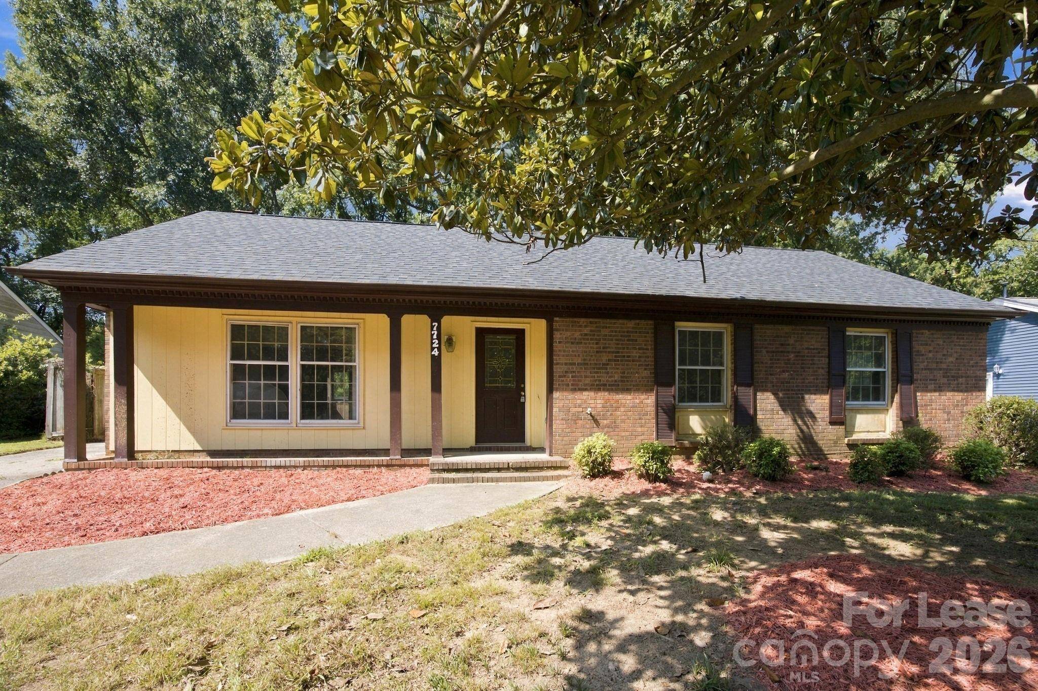 7724 Winterset DR, Charlotte, NC 28270