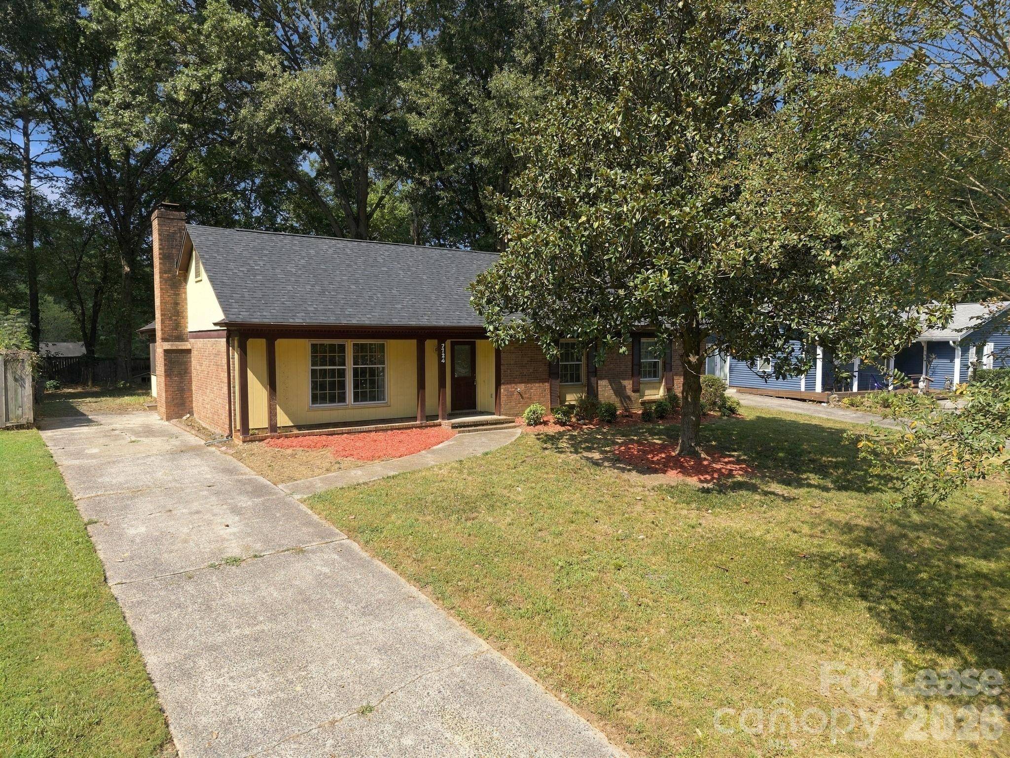 7724 Winterset DR, Charlotte, NC 28270