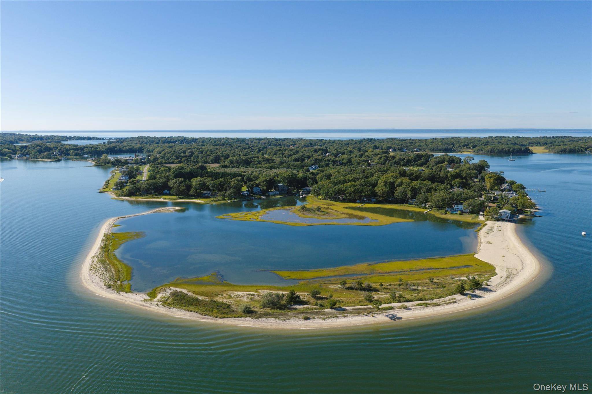 738 Conklin RD, Greenport, NY 11944