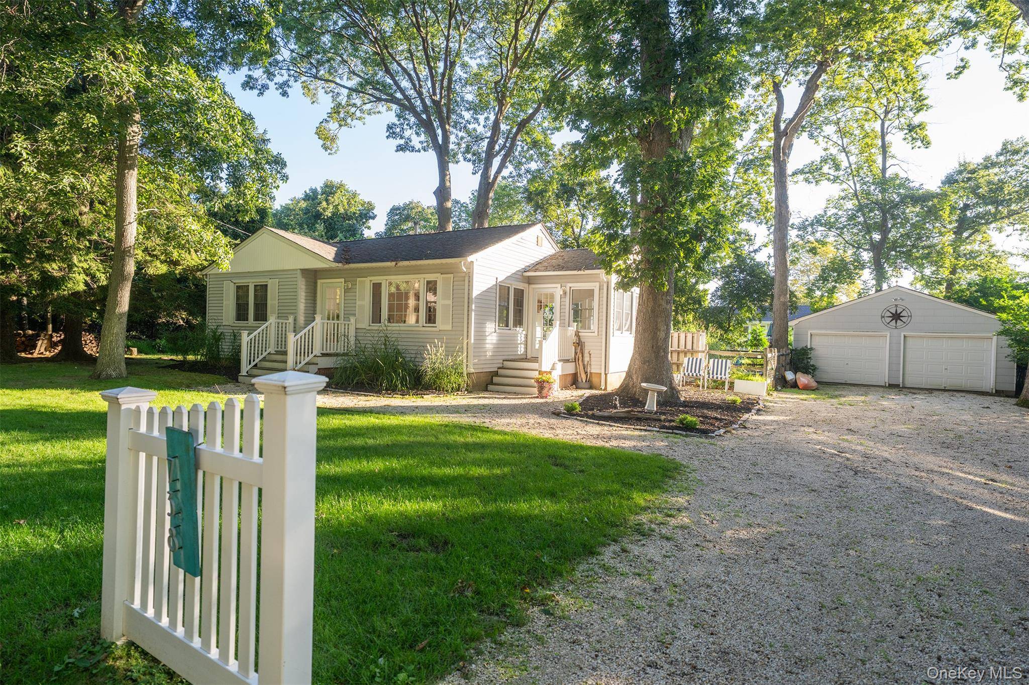 738 Conklin RD, Greenport, NY 11944